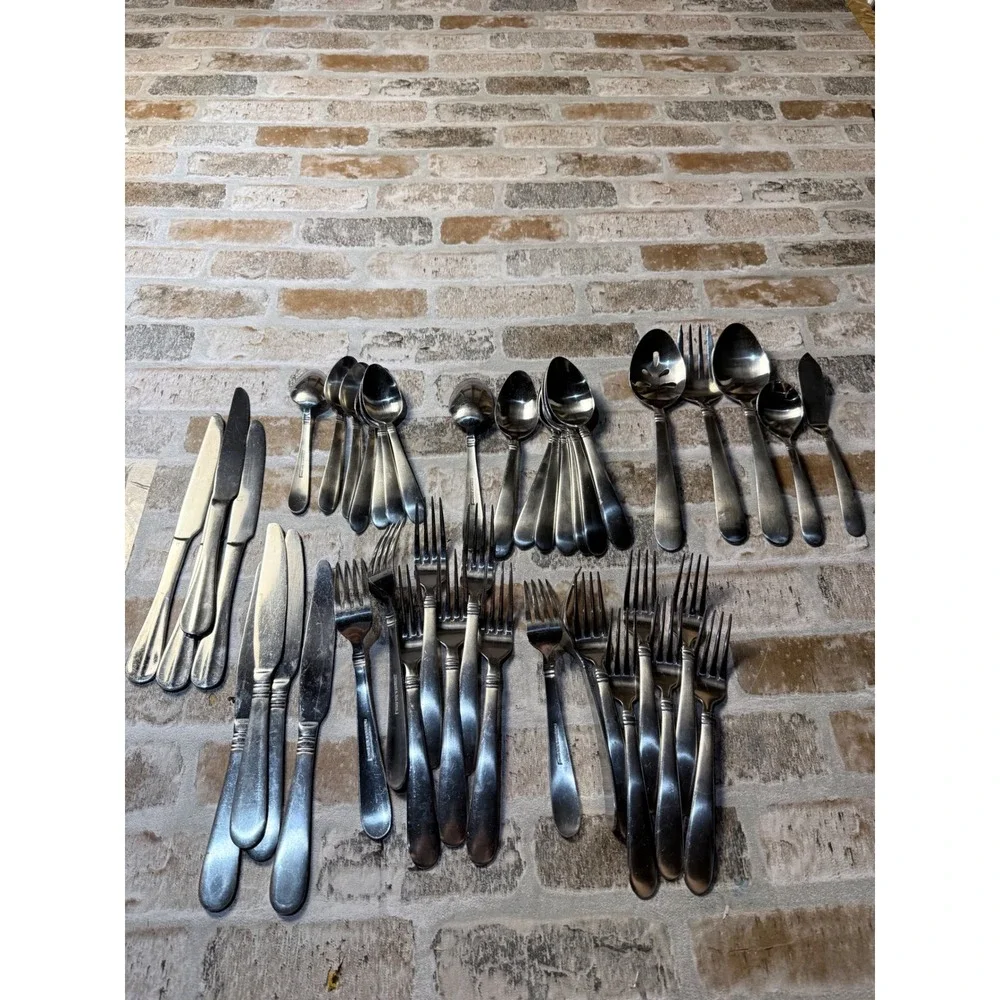 Pfaltzgraff 18/0 Stainless Steel Flatware Set Silverware Knives Forks Spoons 42p